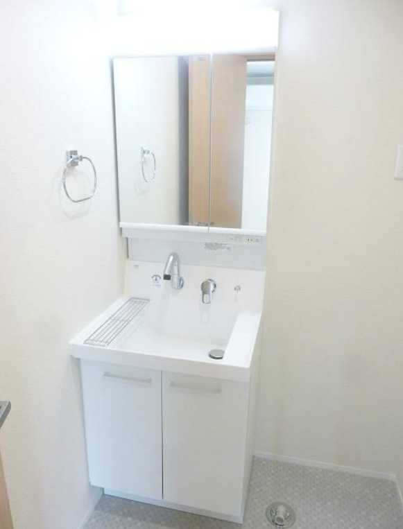 リッカ　最上階　角部屋　築浅の洗面所