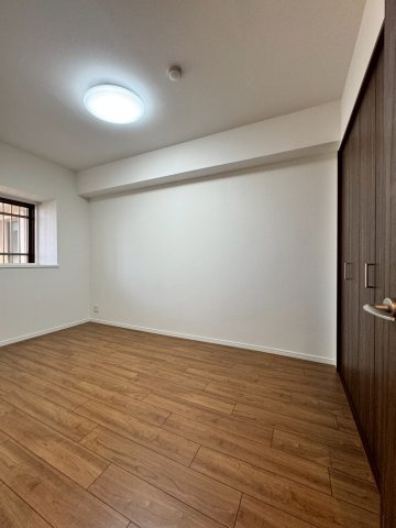 ファミール寝屋川パークサイドの洋室