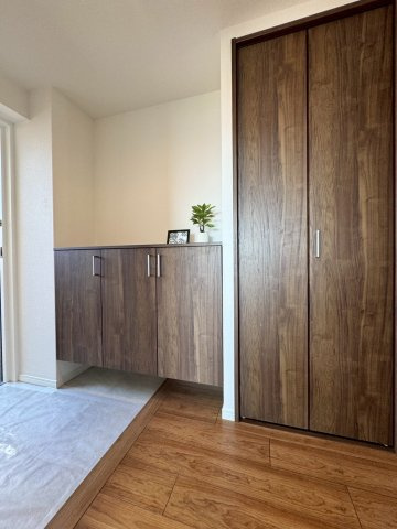 ファミール寝屋川パークサイドの玄関