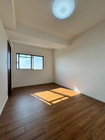 ファミール寝屋川パークサイドの洋室|全室窓付きで通風良好なお部屋です！