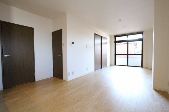 アネーロ城山の居間・リビング