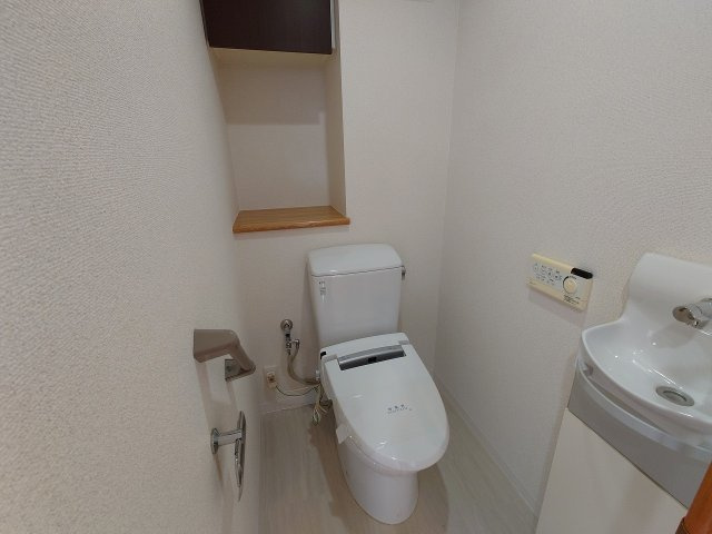 ■□フォレストコート春日町□■のトイレ|手洗つきトイレ。