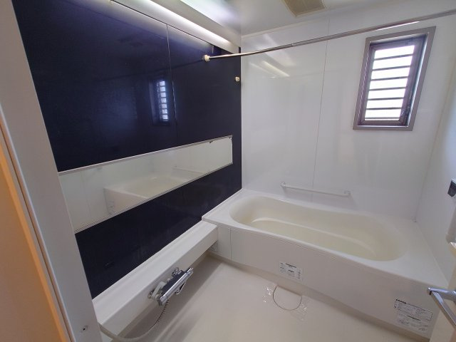 ■□フォレストコート春日町□■の浴室|落ち着いたカラーでゆったりバスタイム。
浴室暖房付で寒い日もポカポカ。