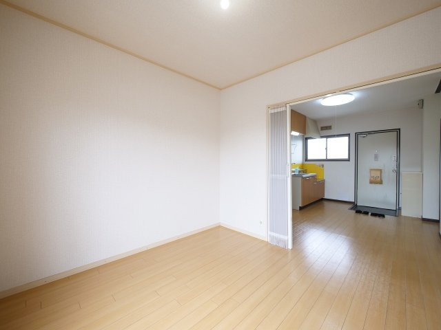 第二芳泉パールハイツの居間・リビング