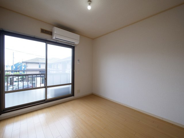 第二芳泉パールハイツの洋室