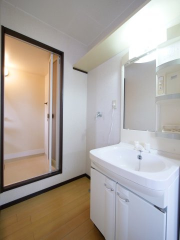 第二芳泉パールハイツの独立洗面台