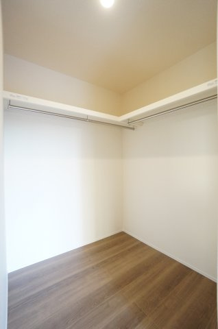 リーブルガーデン美浜町奥田儀路の平屋　2号棟の収納|たっぷり大型ウォークインクローゼット収納