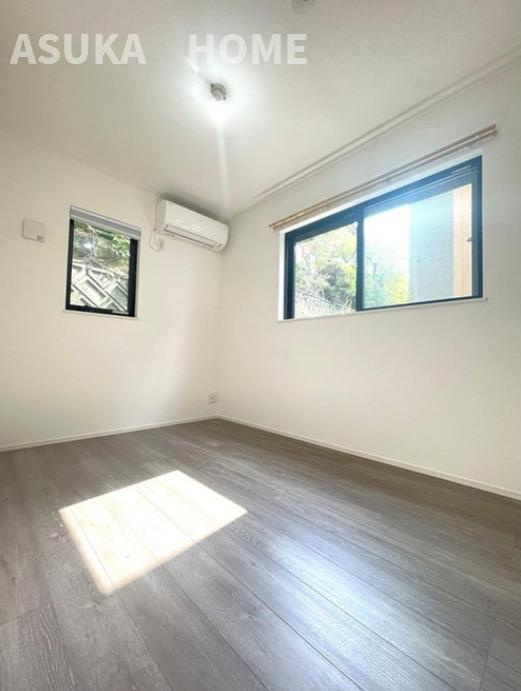 旭区中希望ヶ丘戸建の洋室