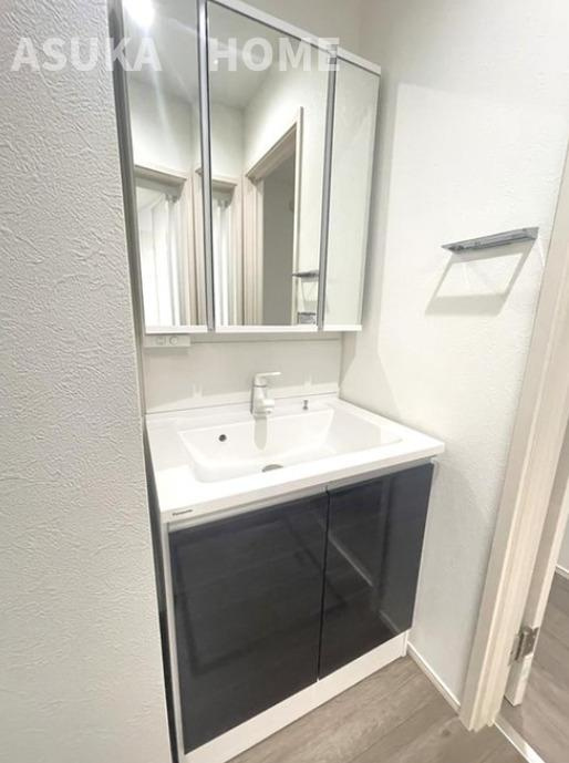 旭区中希望ヶ丘戸建の独立洗面台