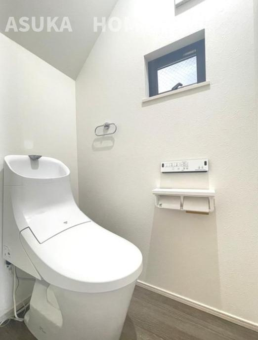 旭区中希望ヶ丘戸建のトイレ