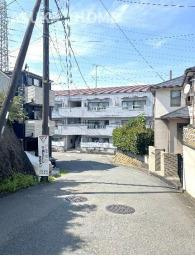 旭区中希望ヶ丘戸建の前面道路含む現地写真