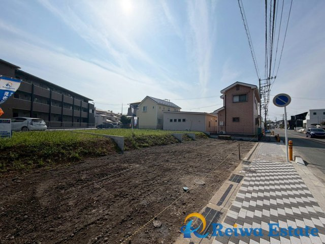 売地　茅ヶ崎市下町屋3丁目の前面道路含む現地写真