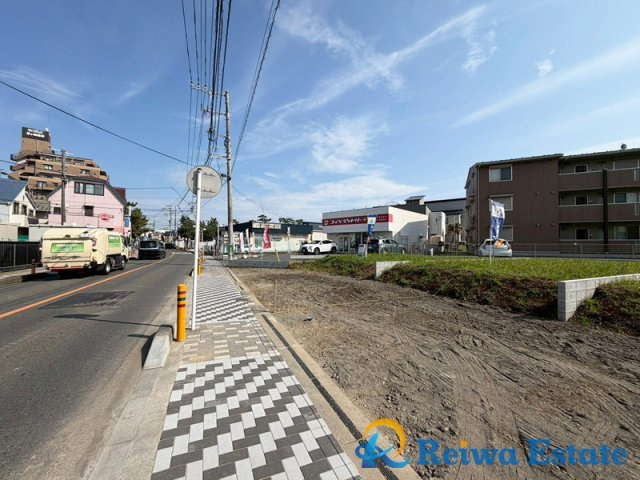 売地　茅ヶ崎市下町屋3丁目の前面道路含む現地写真