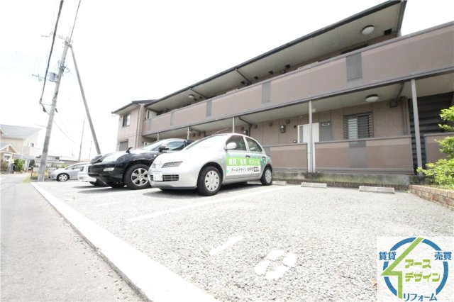 パルティーダ・イーストの駐車場