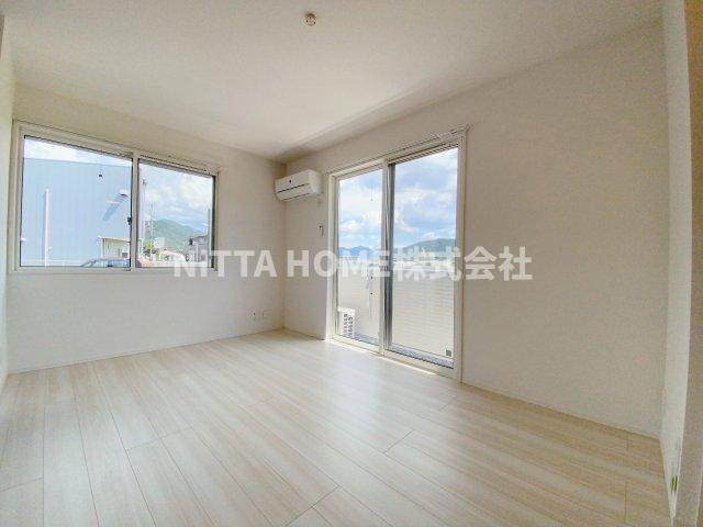 レーブ・ノアの居間・リビング|お部屋全体の雰囲気が伝わってきますね♪