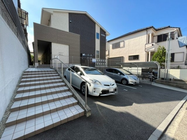 ブラウニー山手のエントランス