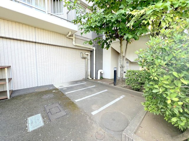 ワイズユウラク立川弐番館のエントランス