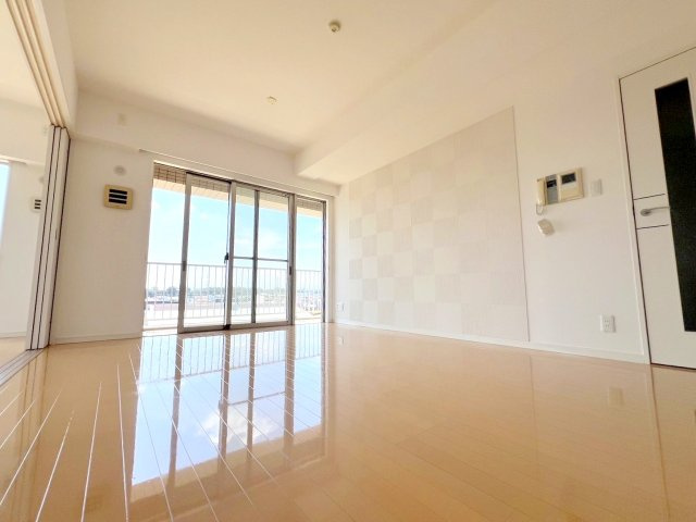 ワイズユウラク立川弐番館の居間・リビング