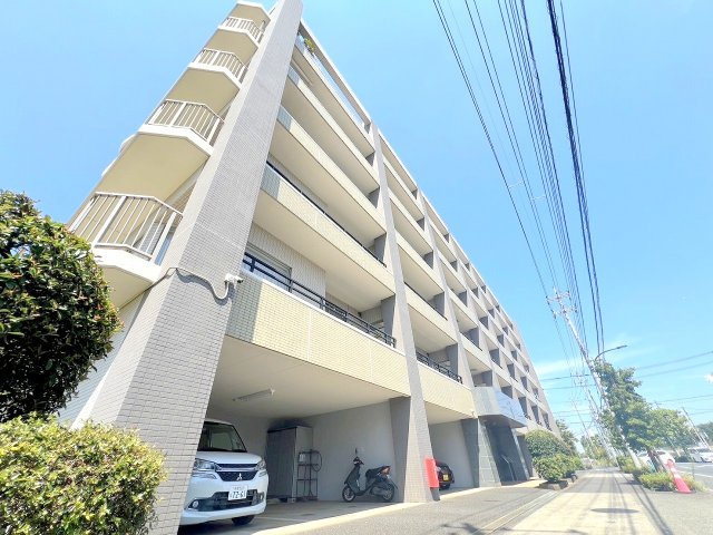 ワイズユウラク立川弐番館の外観