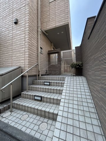 CLIFTON HILLのエントランス