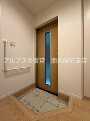 【玄関】 | 高根町３階一戸建