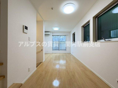 【居間・リビング】 | 高根町３階一戸建