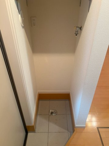 リーヴェルポート岸根公園Iの玄関