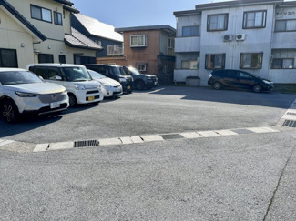 【駐車場】