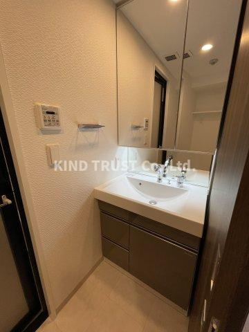 エステムコート新梅田の洗面所|広い洗面スペース