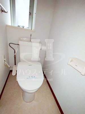 【トイレ】 | 秋桜ハウス川口 | 落ち着いた色調のトイレです