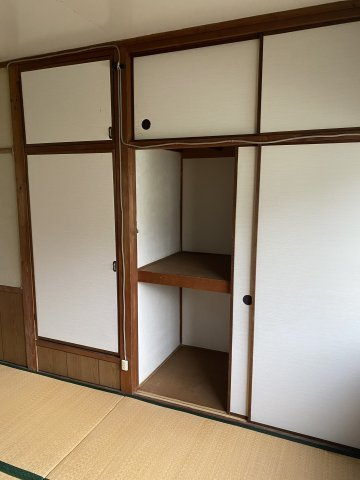 御立二戸一の和室