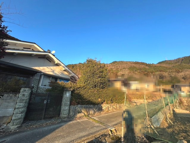 【価格改定】亀岡市篠町山本南条の前面道路含む現地写真|亀岡市立安詳小学校まで徒歩約15分。
お子様がのびのびと育つ環境です。