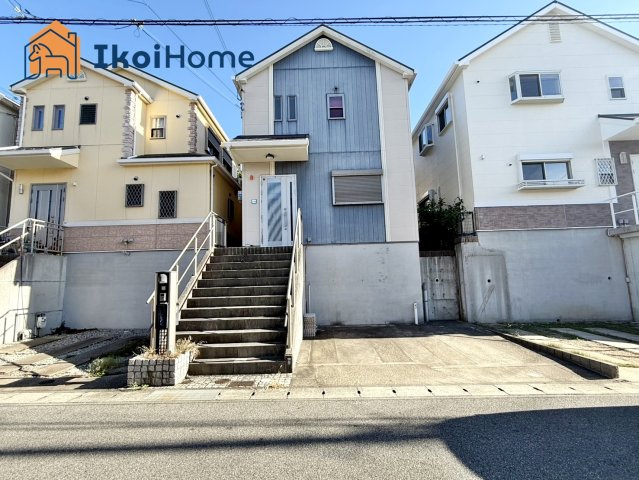 神戸市西区伊川谷町有瀬　中古戸建の駐車場|●年中無休：見学時間9:00～20:00・当日予約可●駐車場は並列2台になります。忙しい朝も出勤時には安心です！