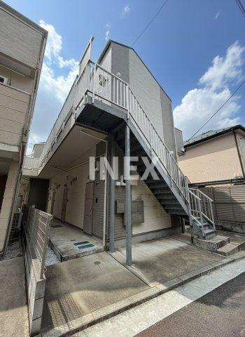 横浜市中区根岸町３丁目のアパートの外観