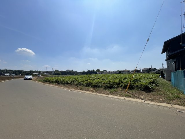 つくば市上原　４２０坪の敷地の前面道路含む現地写真