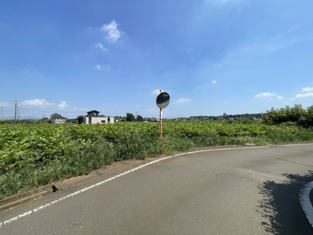 つくば市上原　４２０坪の敷地の前面道路含む現地写真