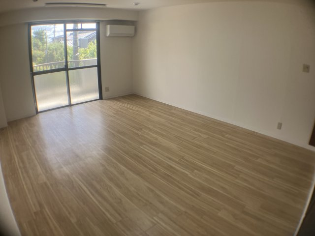 シャトレ豊津Ⅱの居間・リビング