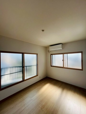 寝屋川市高柳1丁目中古戸建の洋室|広々とした洋室です