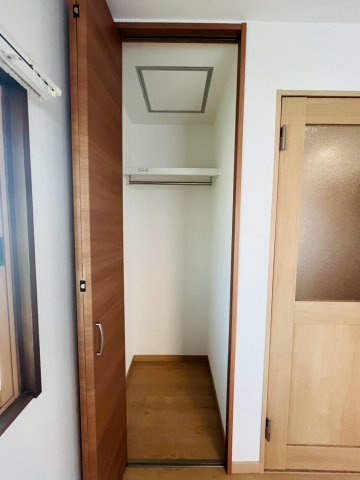 寝屋川市高柳1丁目中古戸建の収納|大きなものも収納できそうです
