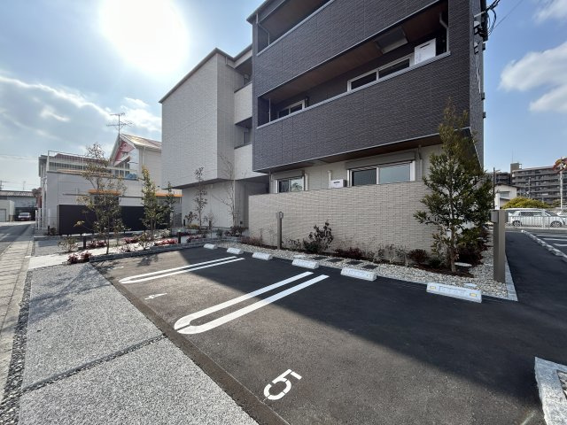 【駐車場】ベレオガーデンズ上中野 