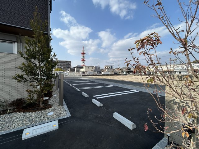 【駐車場】ベレオガーデンズ上中野 