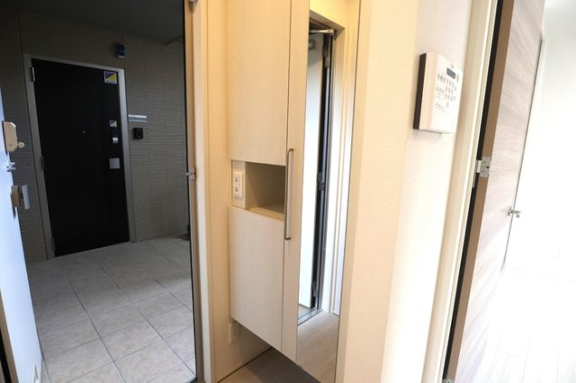 クロス52の玄関