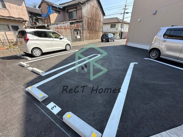 クロス52の駐車場