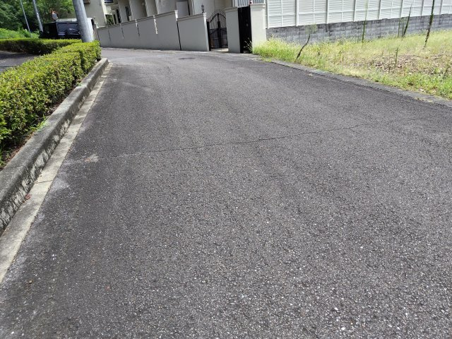 ６５８５０　岐阜市長良東３丁目土地の前面道路含む現地写真