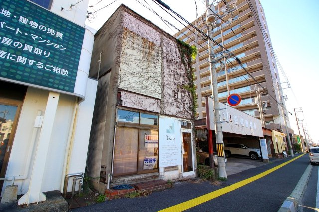 ■□■中町テナント■□■の外観|目の前歩道の不動産になります。