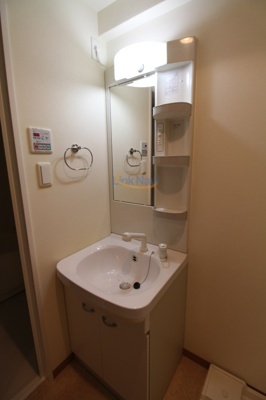 【独立洗面台】 | アリビオ江坂垂水町