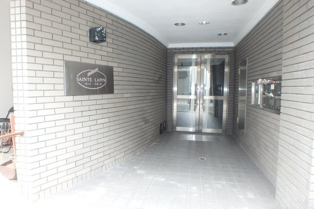 【エントランス】 | サント・ラピーヌ