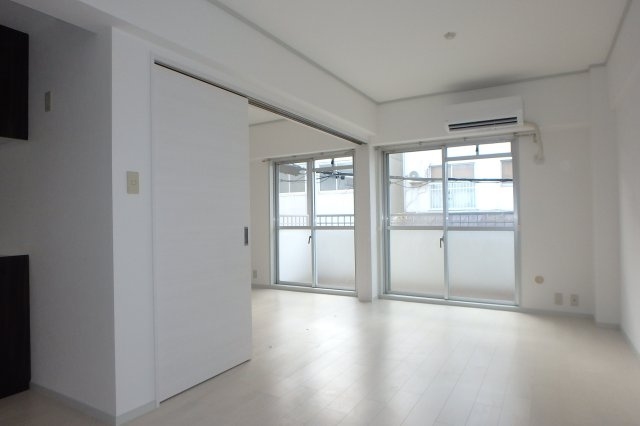 【居間・リビング】 | サント・ラピーヌ