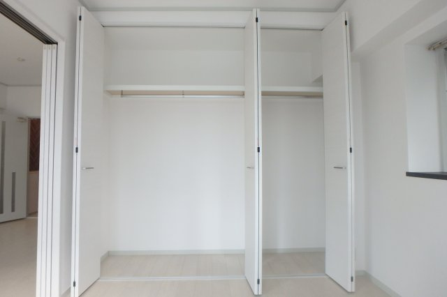 【収納】 | サント・ラピーヌ | 洋室クローゼット