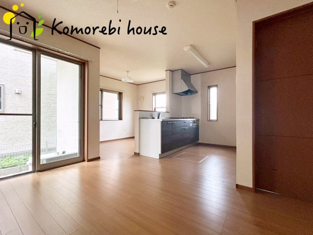 さいたま市北区奈良町　中古一戸建ての居間・リビング|ゆったりとした居間です